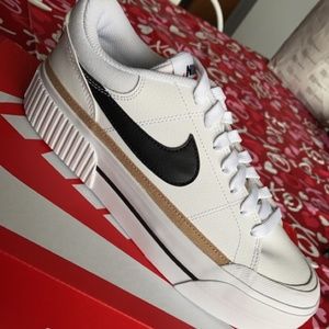 Nike Court Legacy Lift